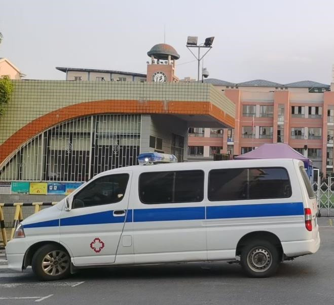 张掖救护车出租护送骨折病人一公里多少钱